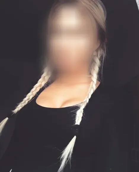Azzurra, 26 anni