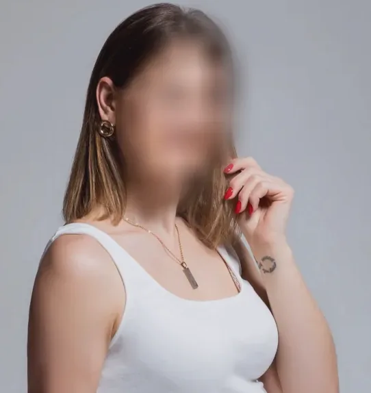 Claudia, 34 anni